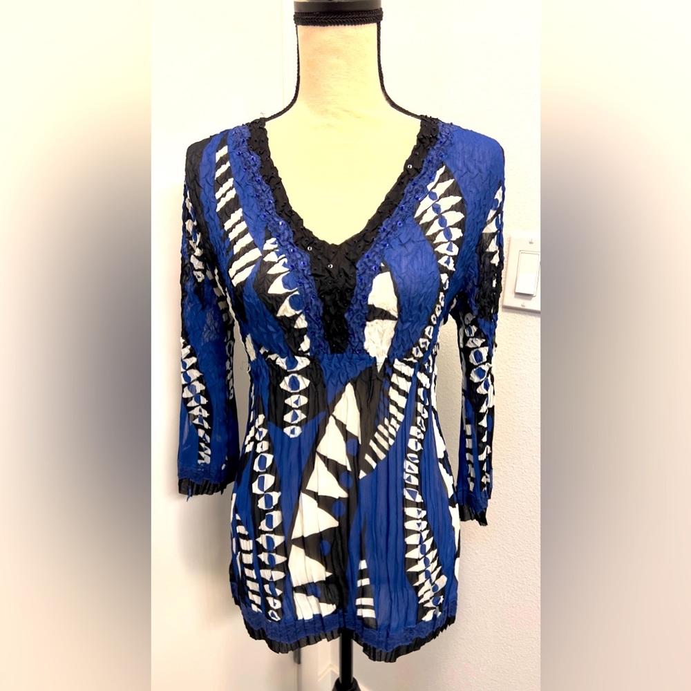 New without tag Alberto Makali blue/black fancy top size M